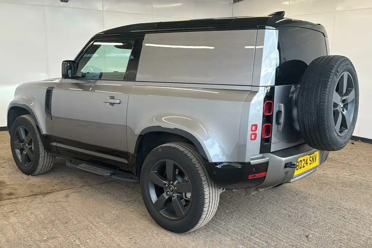 2024-land-rover-90-defender-30-d300-hard-top-x-dynamic-hse-90-big-1