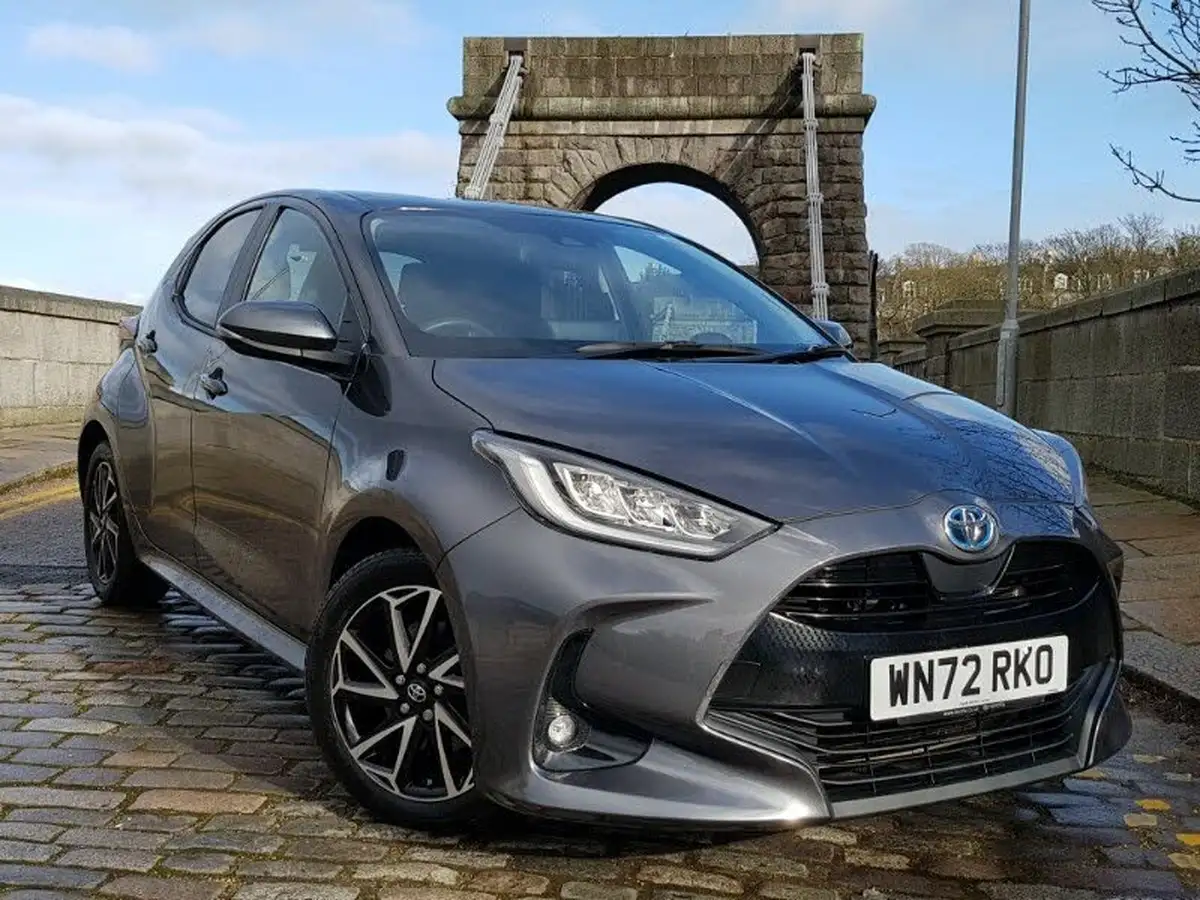 2022-toyota-yaris-15-vvt-i-design-big-0