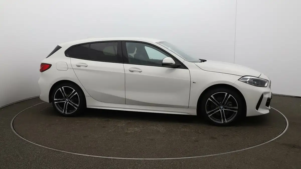 2023-bmw-1-series-15-118i-m-sport-lcp-dct-big-46