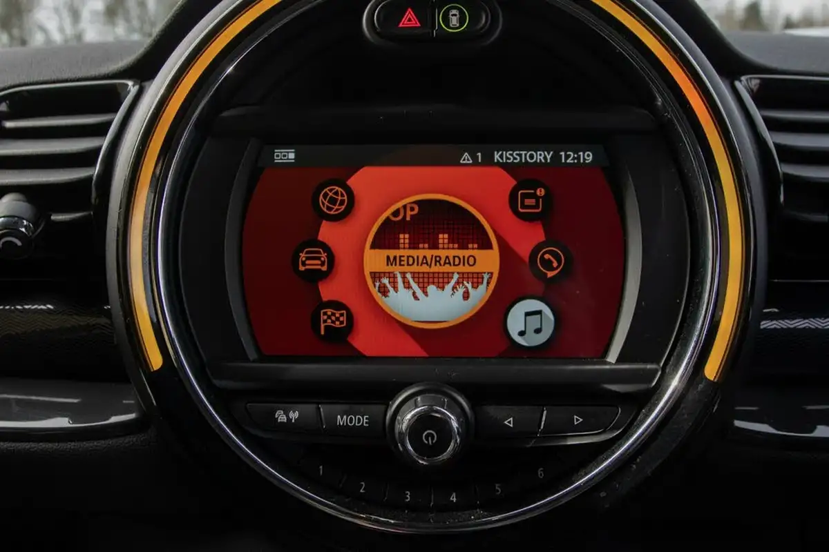 2018-mini-clubman-15-cooper-classic-ss-auto-big-22