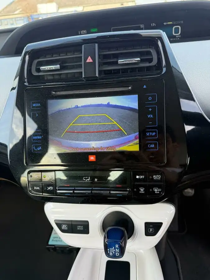 2016-toyota-prius-18-vvt-i-excel-big-3