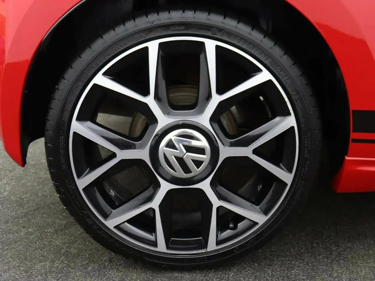 2018-volkswagen-up-10-gti-3d-big-6
