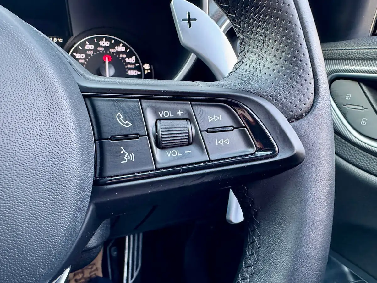 2023-alfa-romeo-giulia-20-veloce-big-22