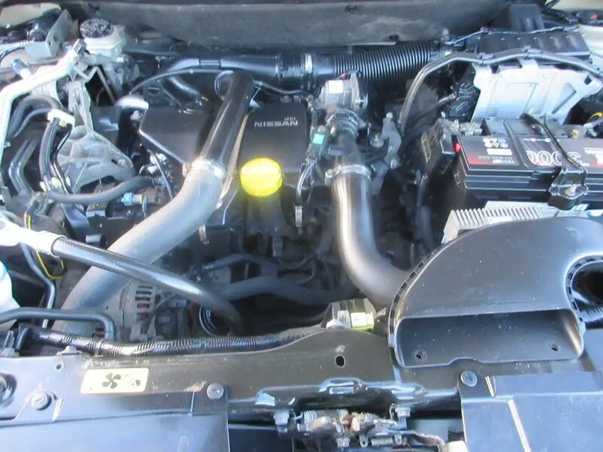2012-nissan-qashqai2-15td-tekna-big-23
