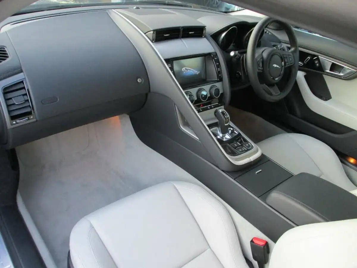 2014-jaguar-f-type-30-v6-coupe-quickshift-big-12