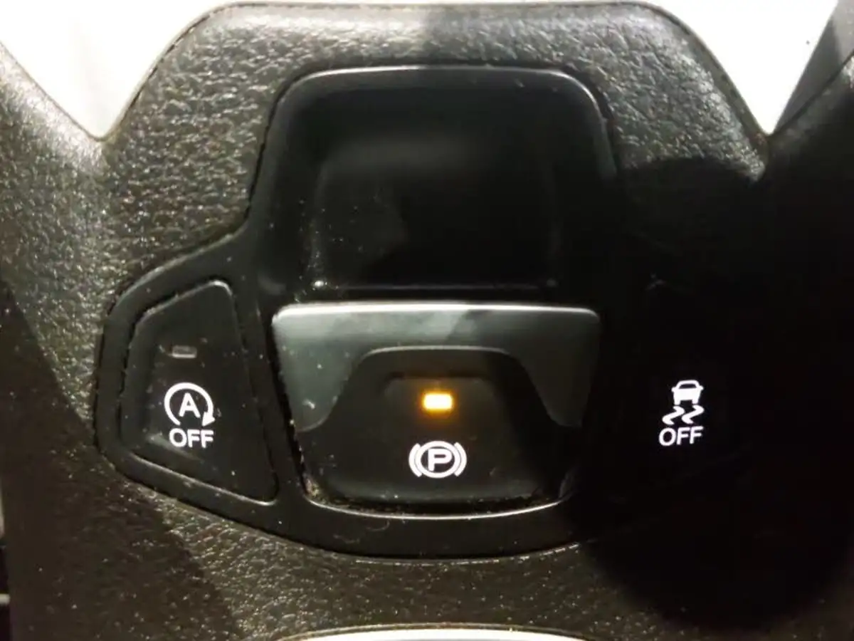 2016-jeep-renegade-16-multijet-ii-longitude-ss-big-16