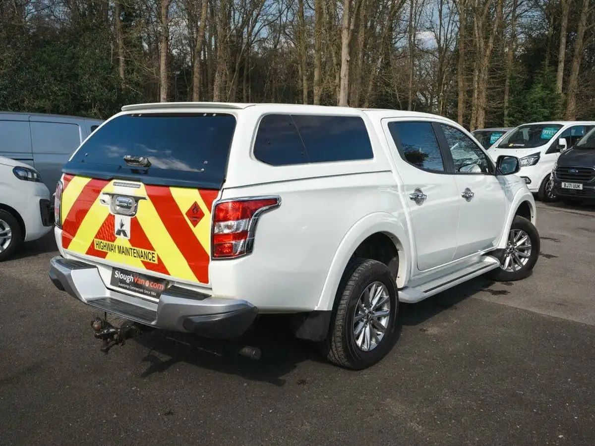 2019-mitsubishi-l200-24di-d-barbarian-eu6b-auto-big-10