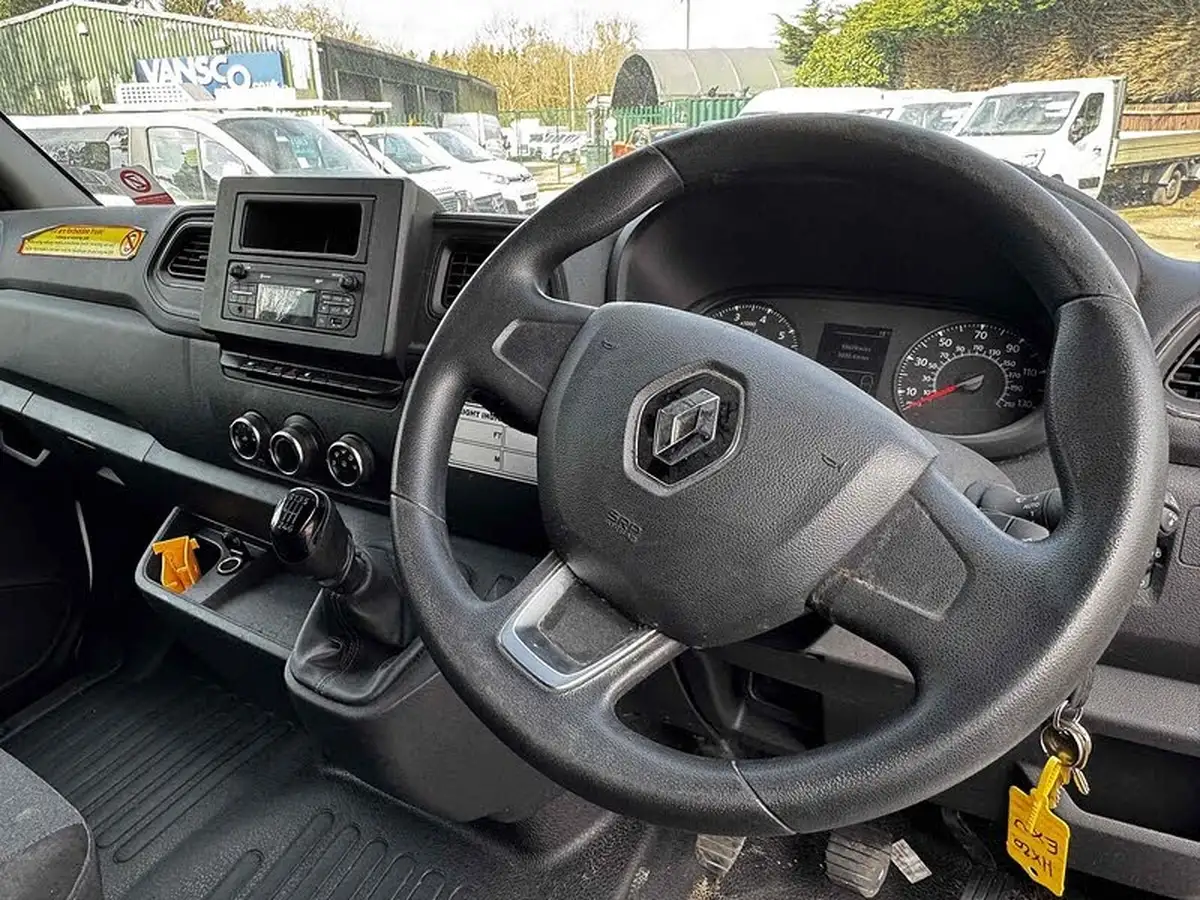 2020-renault-master-23dci-mm35-135-business-panel-big-29
