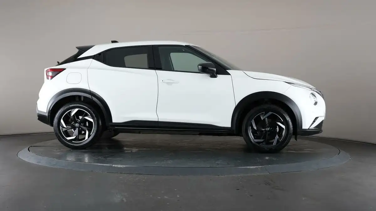 2023-nissan-juke-10-dig-t-n-connecta-big-8