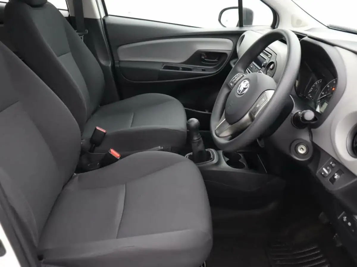 2019-toyota-yaris-10-vvt-i-active-big-19