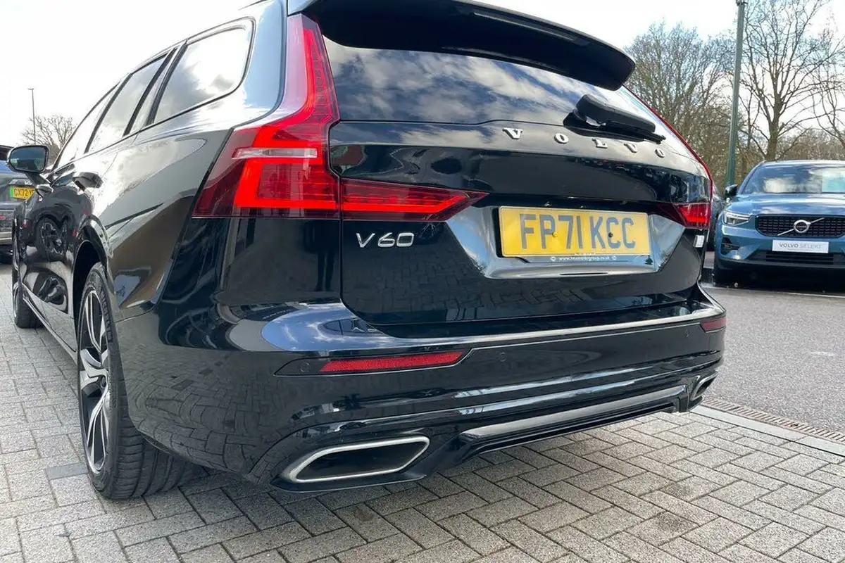 2021-volvo-v60-20-t6-r-design-350bhp-plug-in-hybrid-big-16