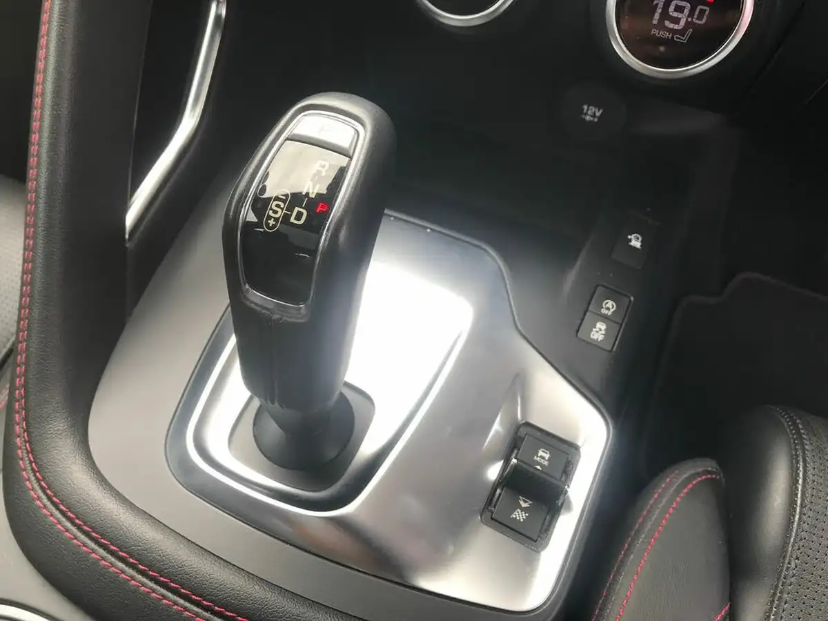 2018-jaguar-e-pace-20-i4d-first-edition-big-16