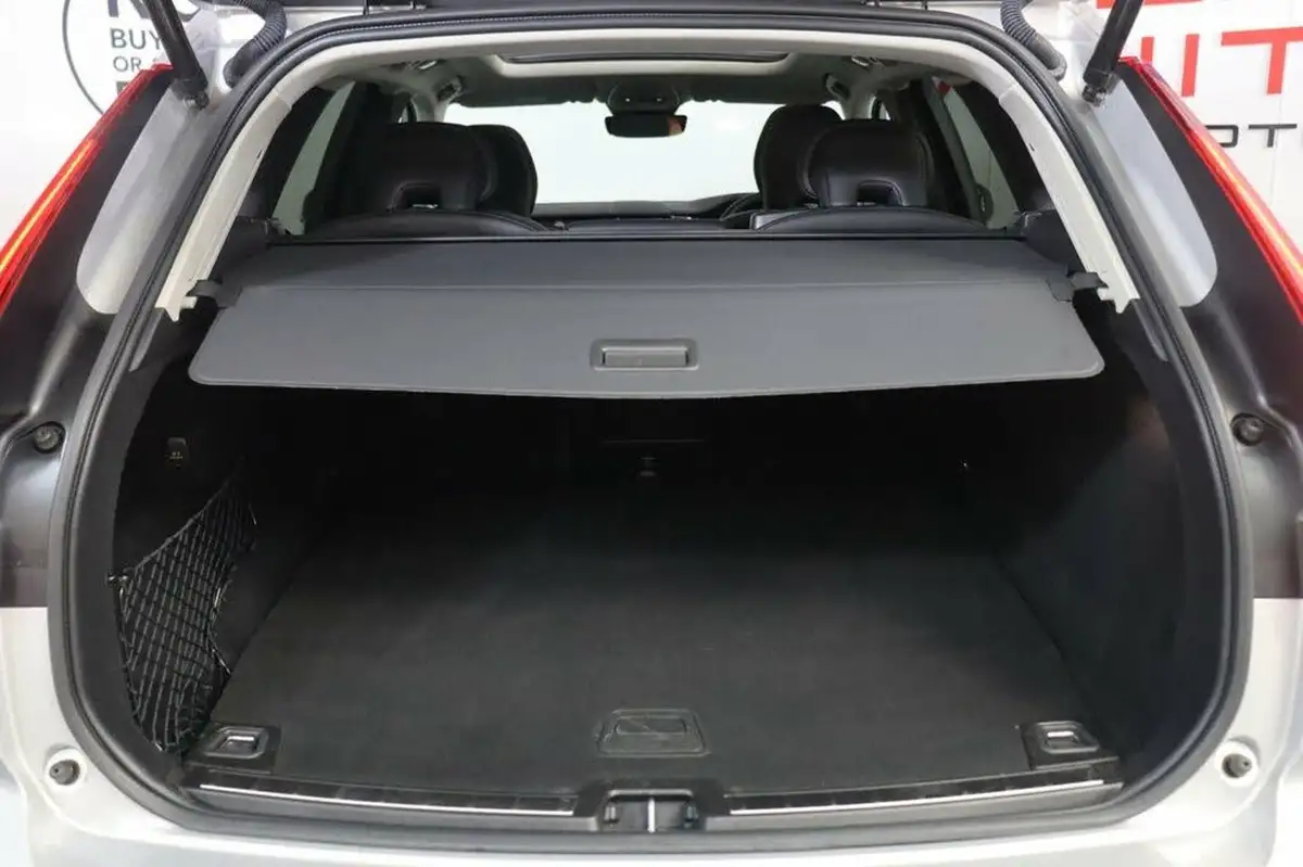 2022-volvo-xc60-20-b5-core-big-20