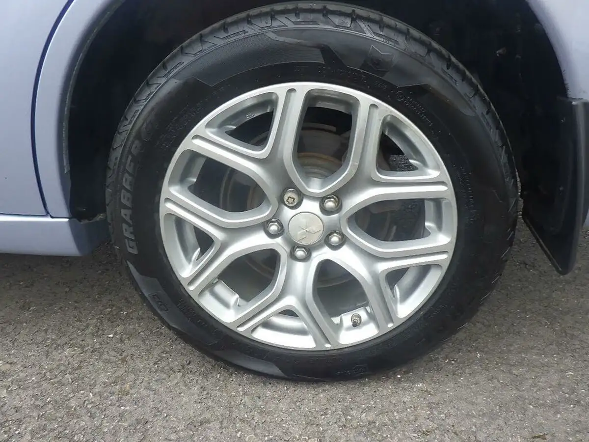 2014-mitsubishi-outlander-20-gx4h-big-47