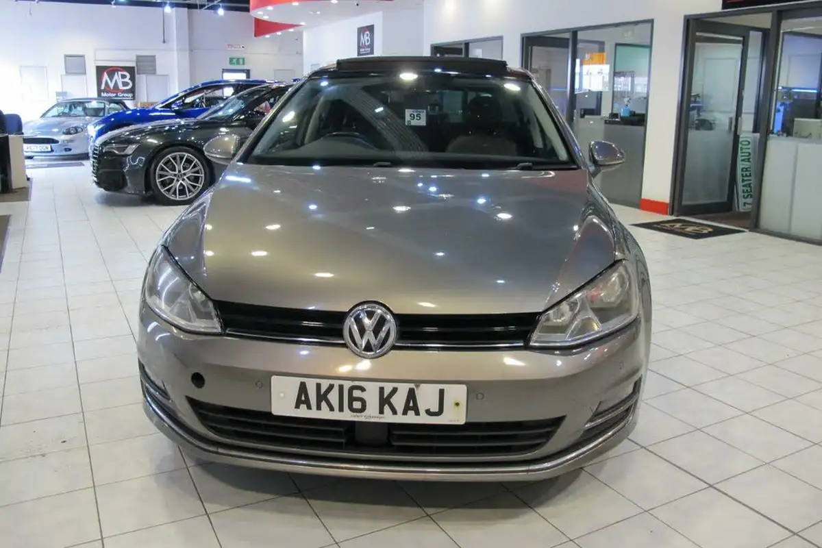 2016-volkswagen-golf-20tdi-gt-edition-5d-dsg-big-13