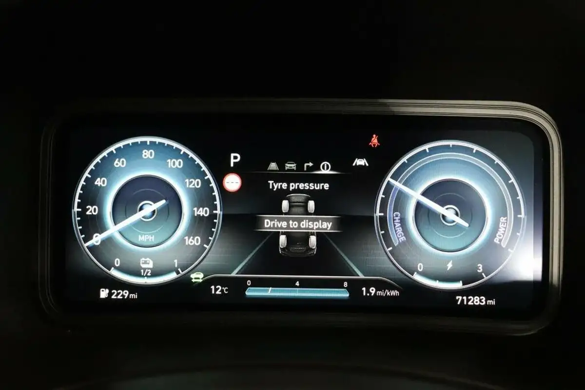 2021-hyundai-kona-e-premium-204ps-64kwh-7kw-obc-big-25