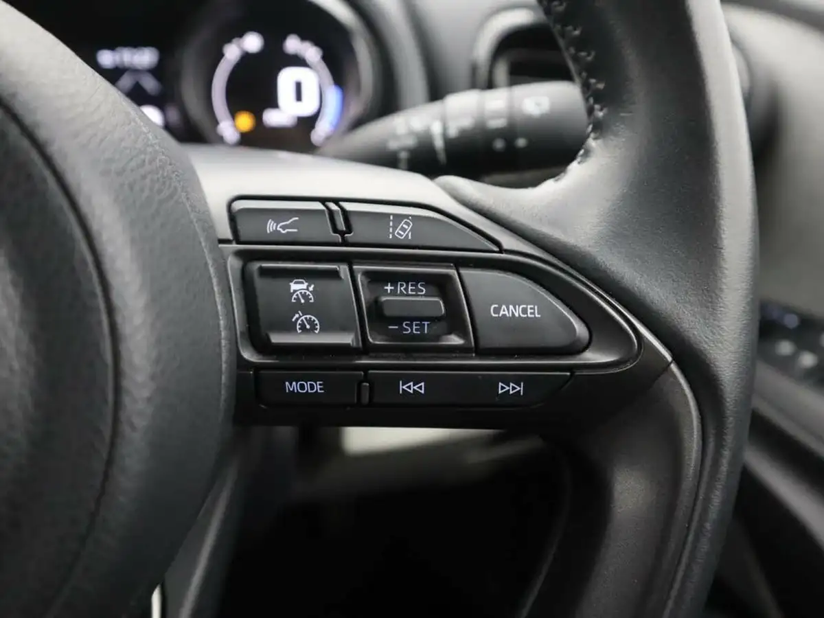 2021-toyota-yaris-15-vvt-i-excel-big-20