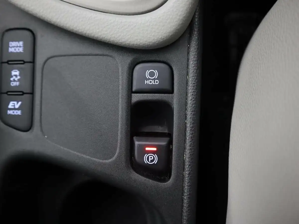 2021-toyota-yaris-15-vvt-i-excel-big-16