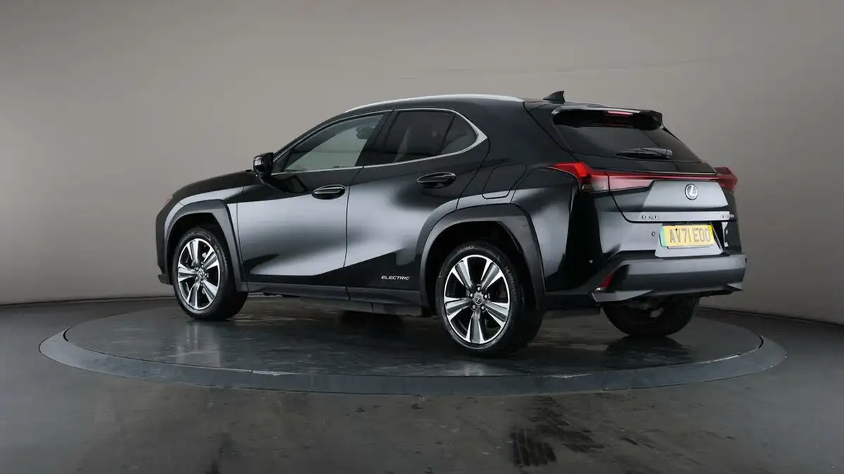 2021-lexus-ux-300e-e-ux-big-4