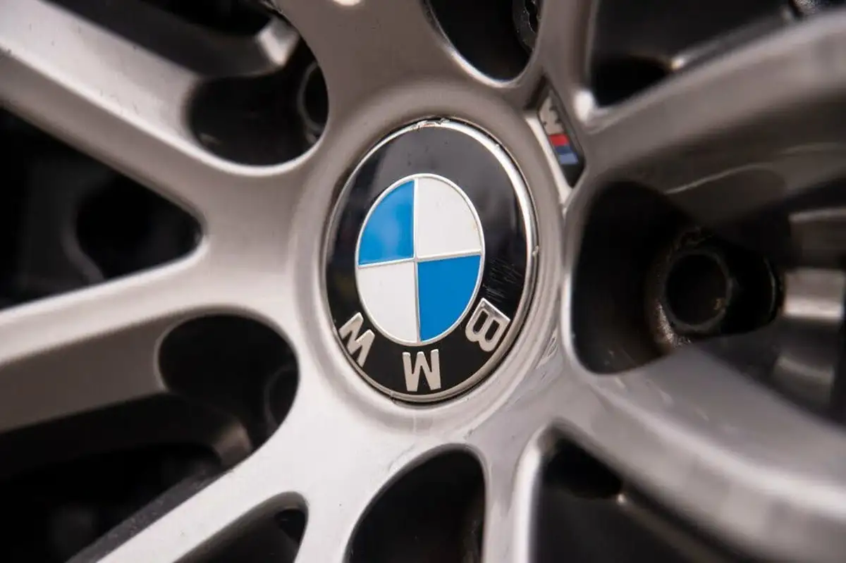 2019-bmw-5-series-20-520i-m-sport-touring-5d-big-39