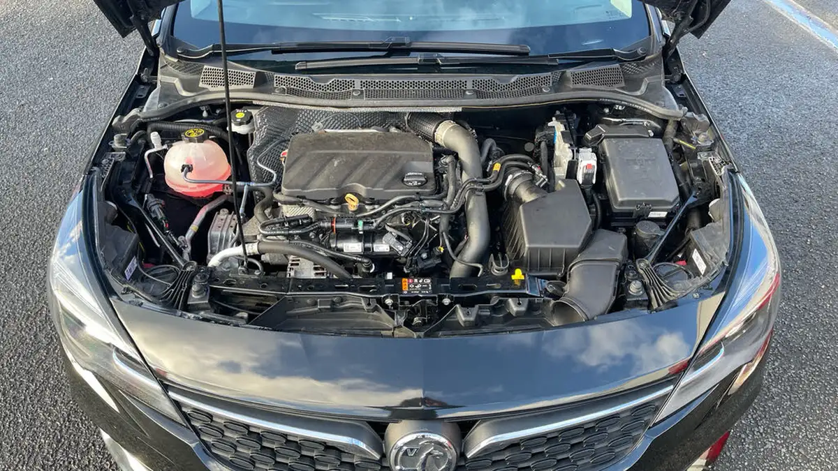 2020-vauxhall-astra-12-turbo-elite-nav-big-17