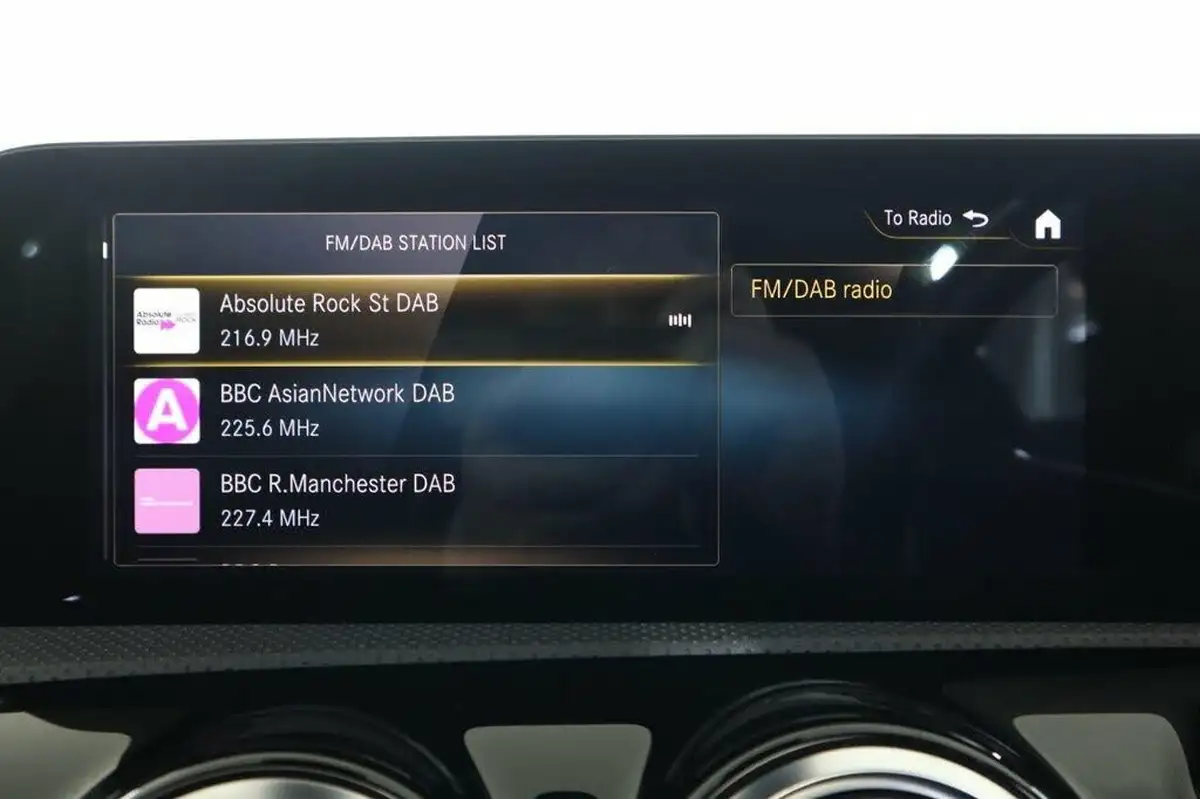 2021-mercedes-benz-a-class-20-a250-amg-line-premium-plus-edition-hatchback-5d-big-46