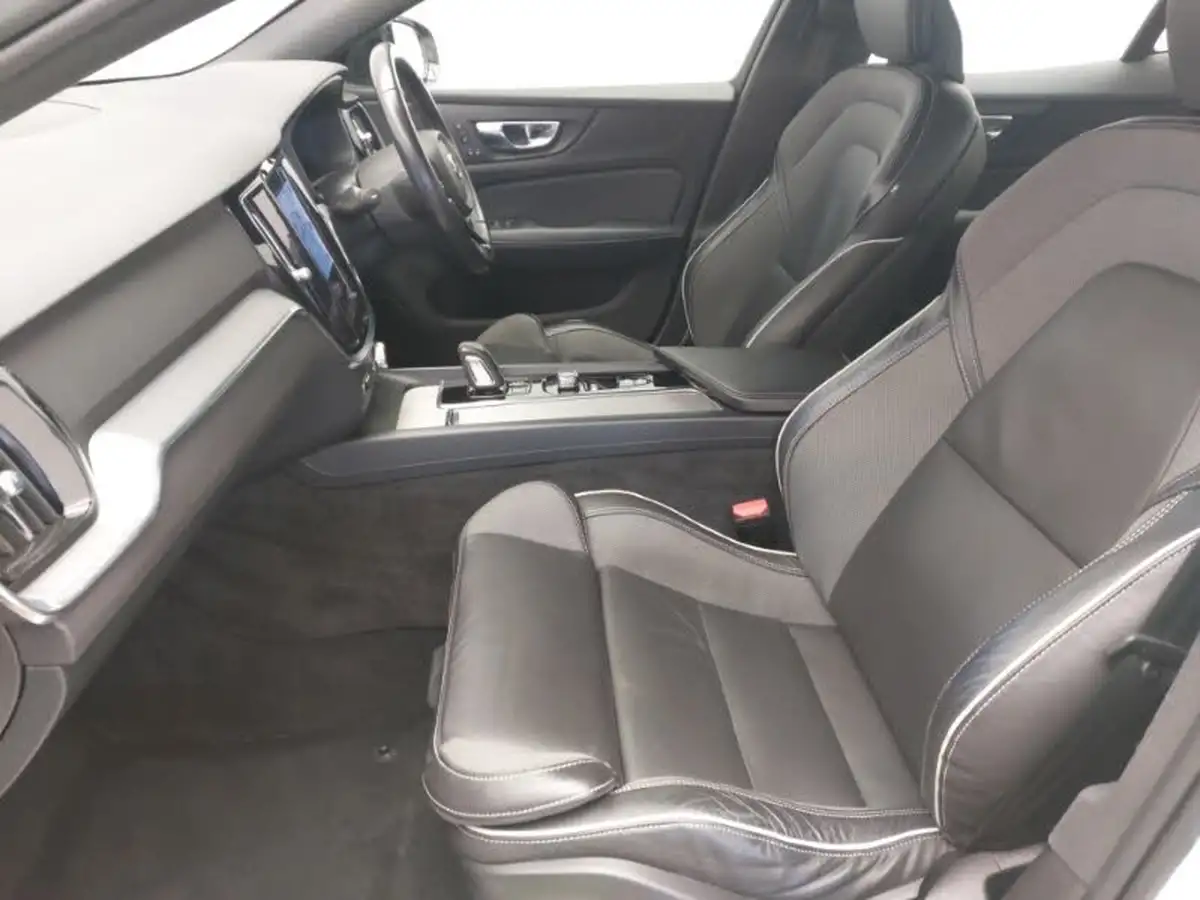 2021-volvo-s60-20-b5-r-design-big-4