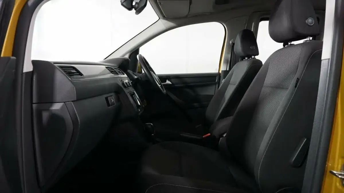 2020-volkswagen-caddy-maxi-life-20tdi-c20-102ps-dsg-big-10