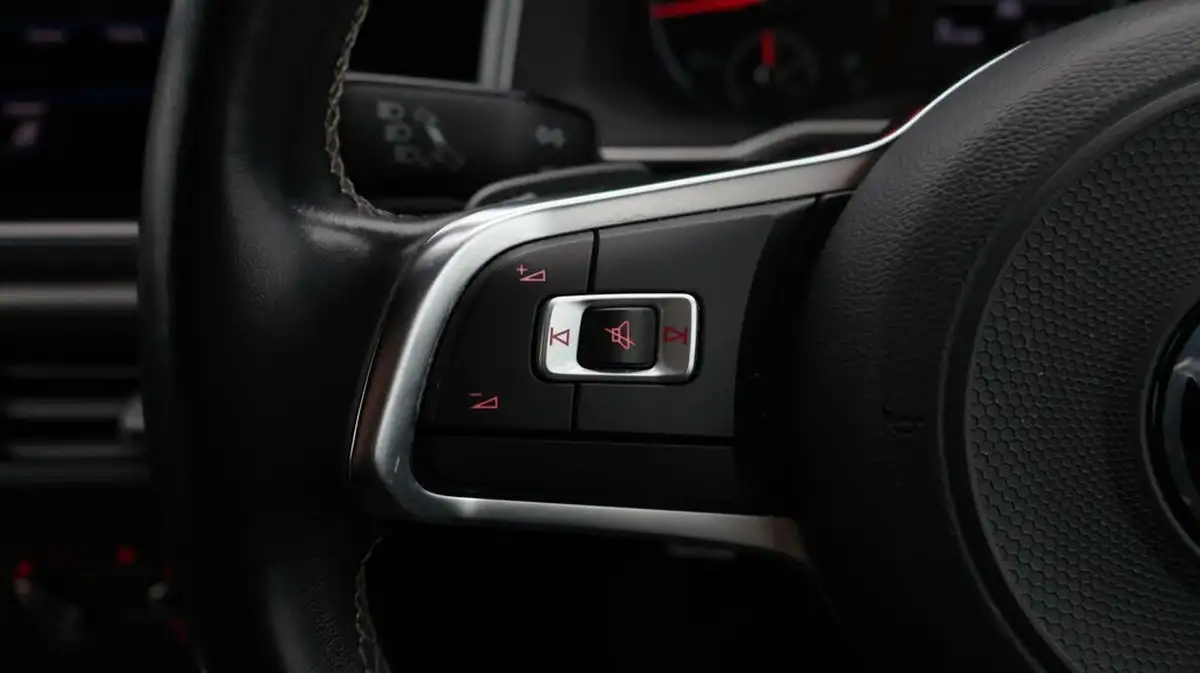 2021-volkswagen-polo-10-tsi-r-line-95ps-dsg-big-22