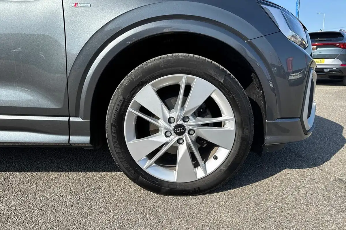 2022-audi-q2-15-35-tfsi-s-line-tronic-big-41