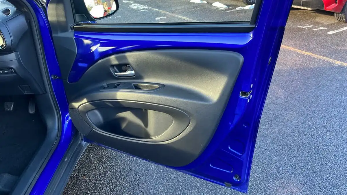 2023-toyota-aygo-x-10-vvt-i-exclusive-big-21