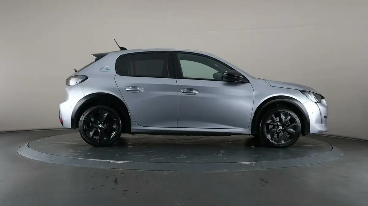 2021-peugeot-208-e-gt-premium-big-61