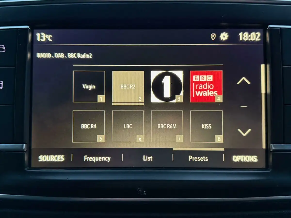 2022-vauxhall-vivaro-20td-3100-l2h1-dynamic-panel-big-34