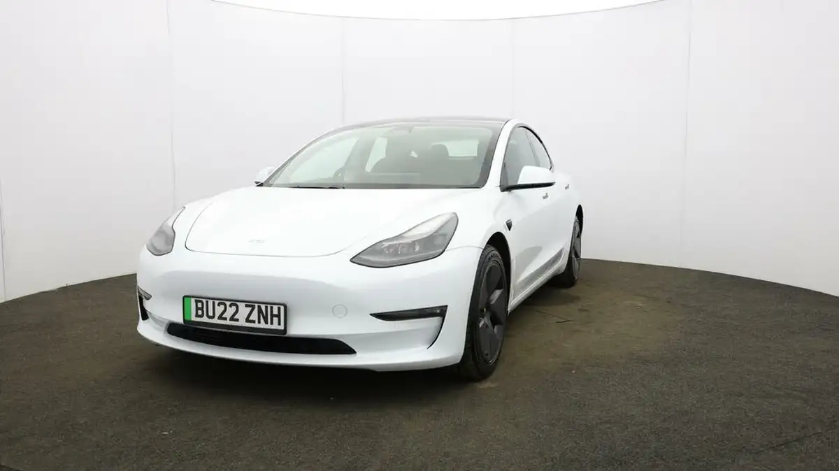 2022-tesla-model-3-e-long-range-big-31