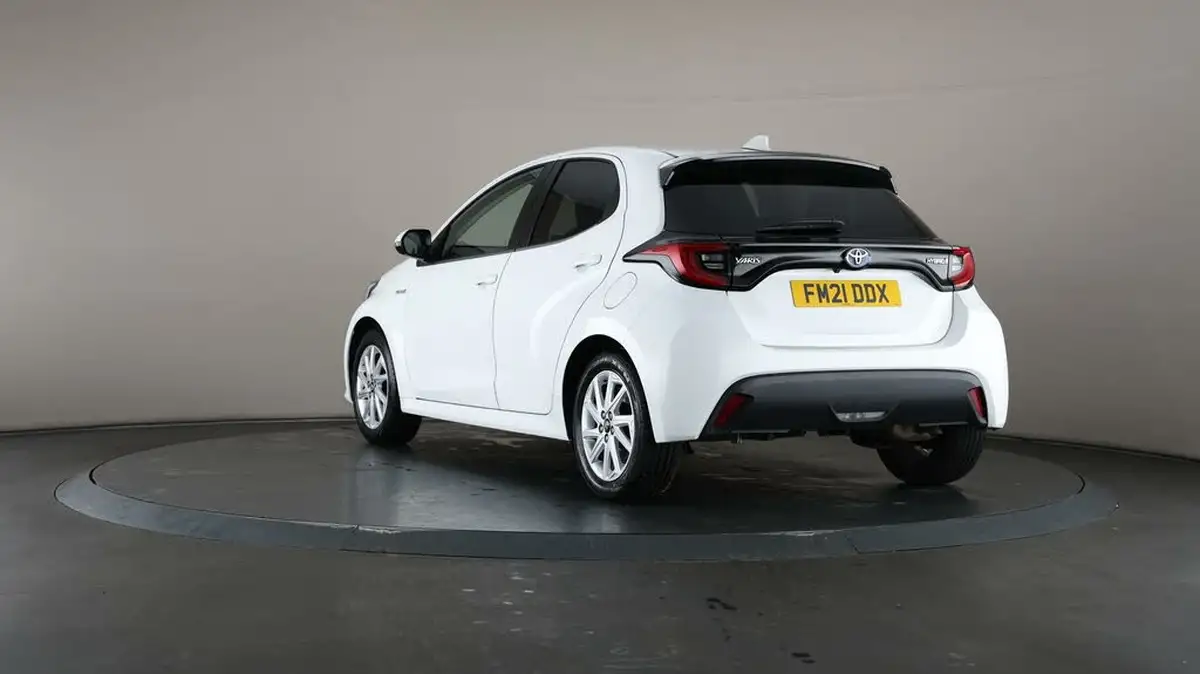 2021-toyota-yaris-15-vvt-i-design-big-64