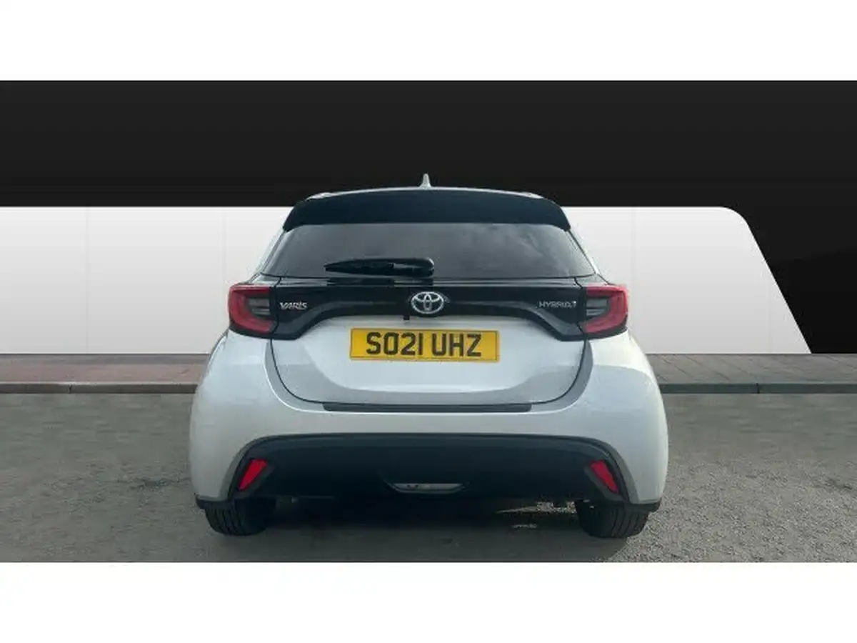 2021-toyota-yaris-15-vvt-i-design-big-5