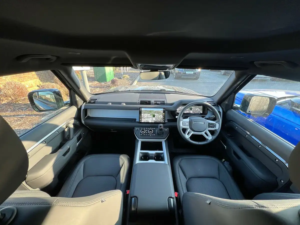 2024-land-rover-90-defender-30-d350-x-dynamic-se-big-2