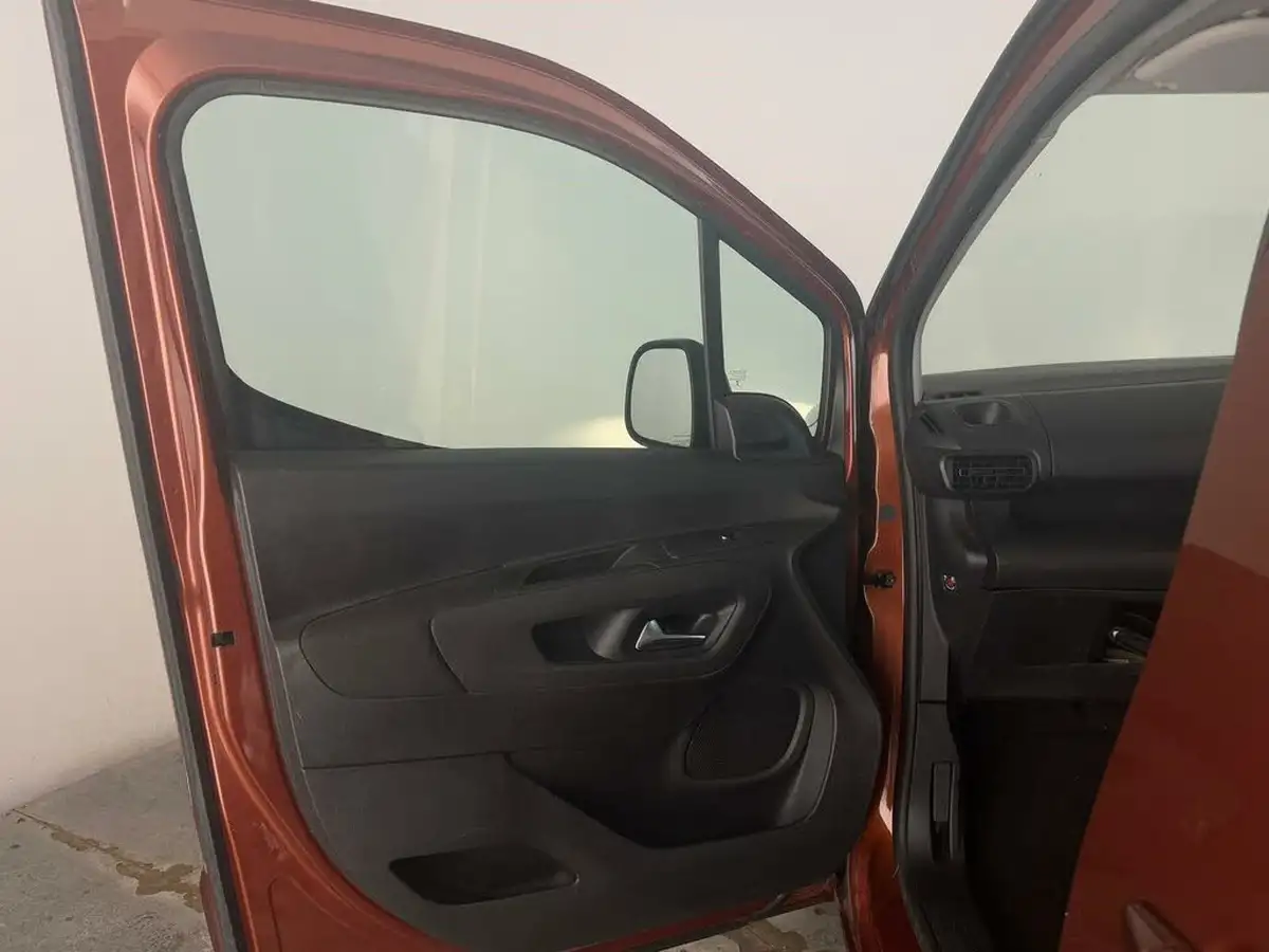 2021-vauxhall-combo-life-12i-se-big-4
