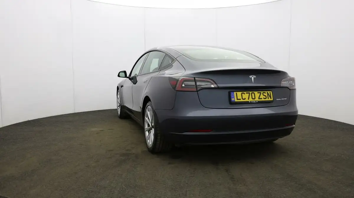 2020-tesla-model-3-e-long-range-big-29