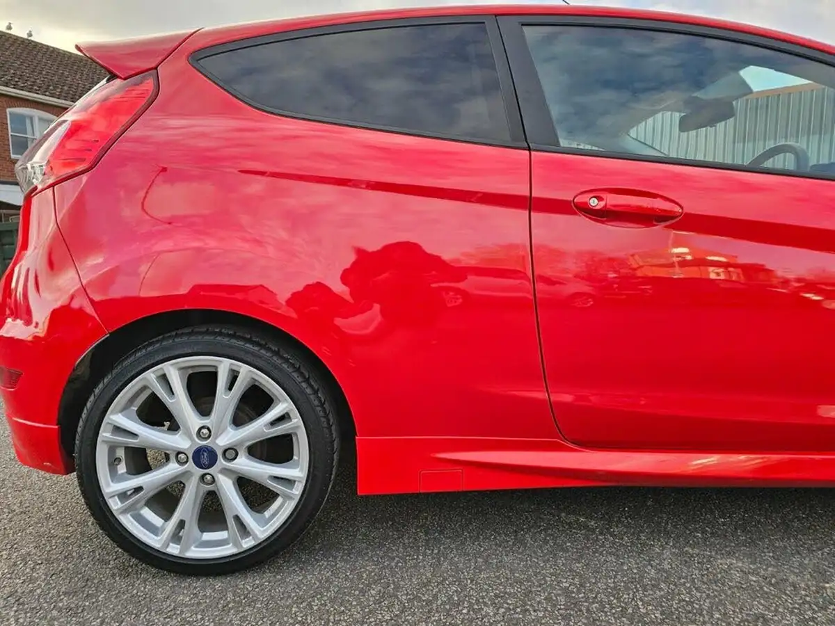 2015-ford-fiesta-16tdci-zetec-s-big-27