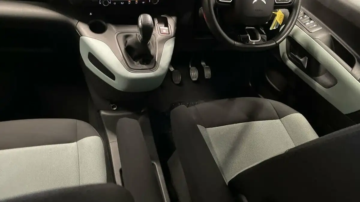 2019-citroen-berlingo-15bluehdi-flair-xl-size-100ps-big-14