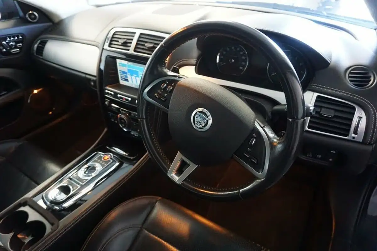 2013-jaguar-xk-50-portfolio-coupe-big-15