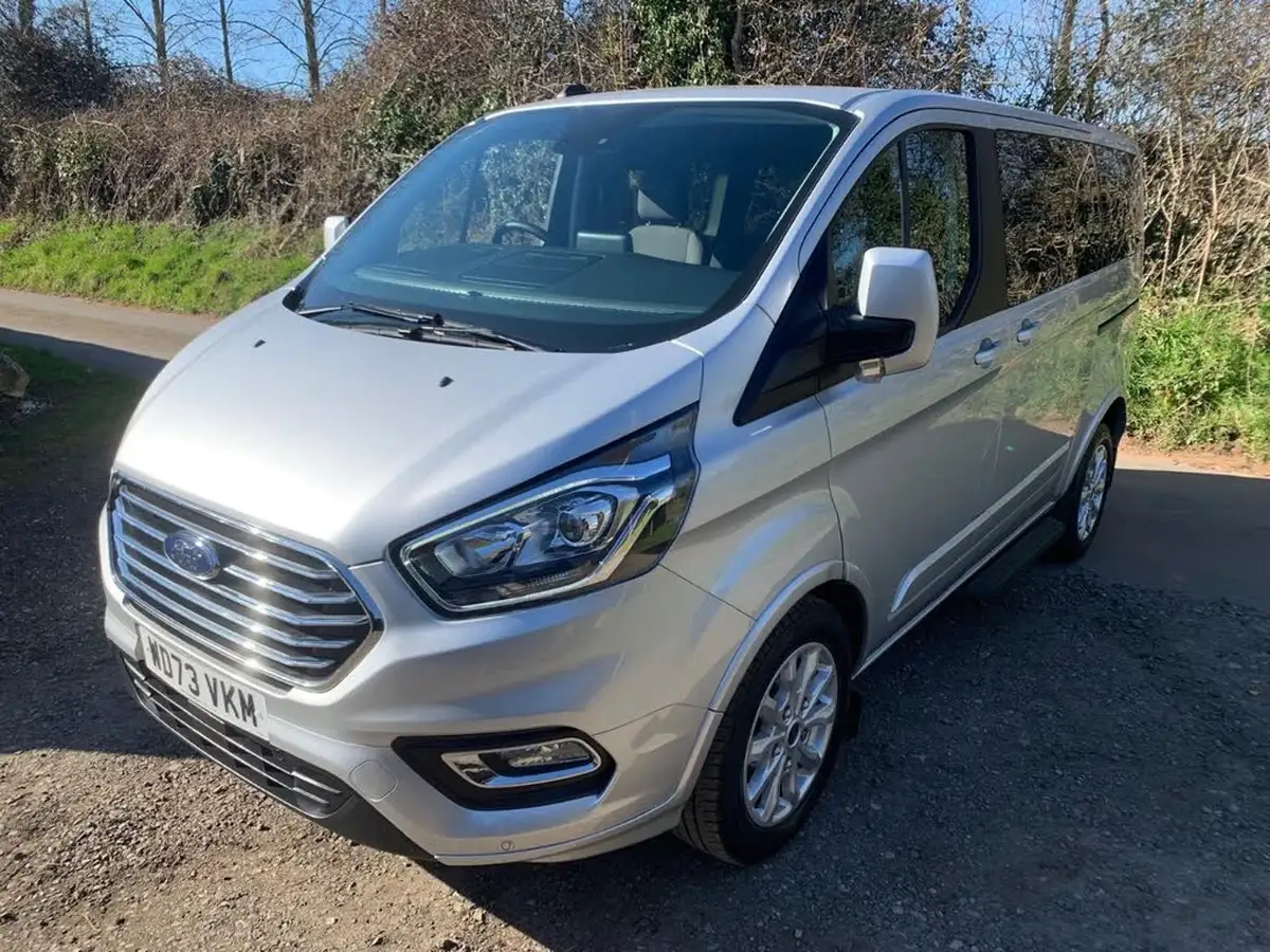2024-ford-tourneo-custom-big-14