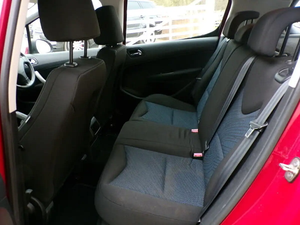 2011-peugeot-308-16td-envy-big-14