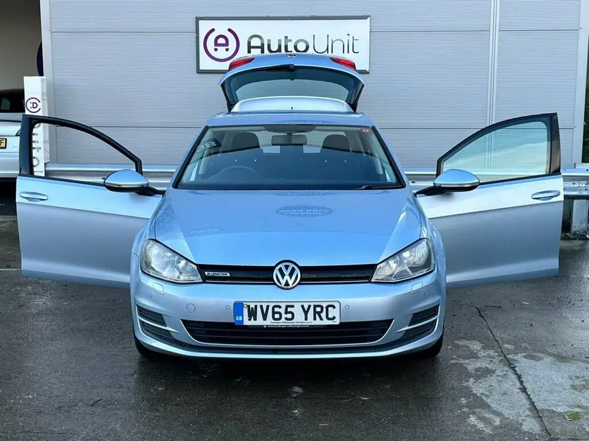 2015-volkswagen-golf-16tdi-bluemotion-ss-hatchback-5d-big-16