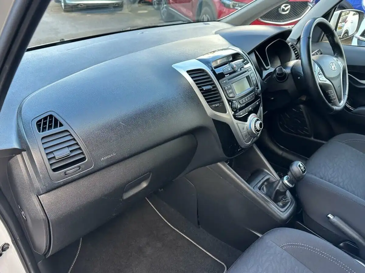 2012-hyundai-ix20-14-active-big-34