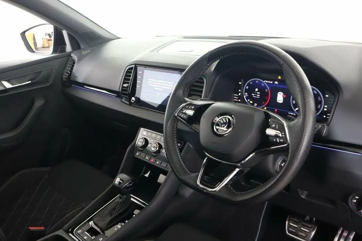 2022-skoda-karoq-15-tsi-sportline-big-18