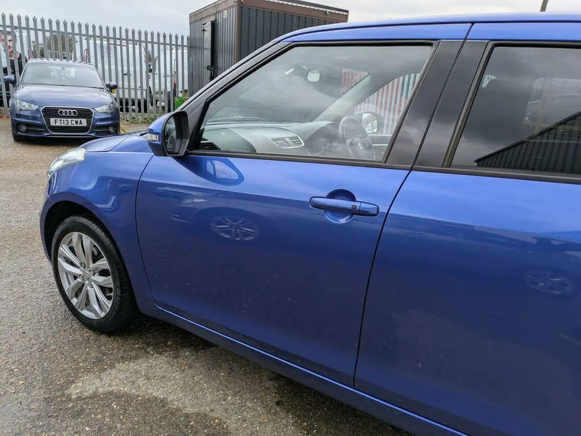 2015-suzuki-swift-12-sz4-94ps-nav-5d-big-9