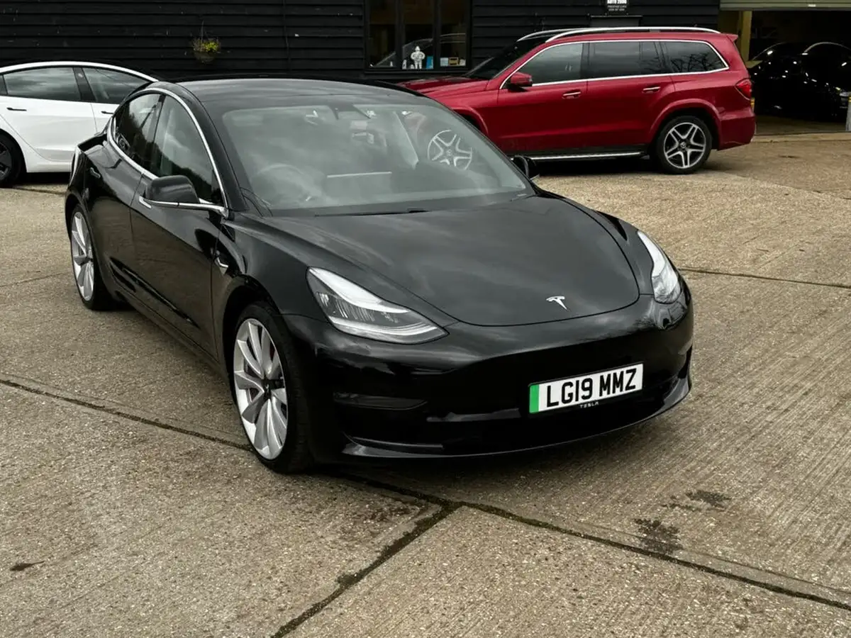 2019-tesla-model-3-e-4x4-performance-pack-big-14
