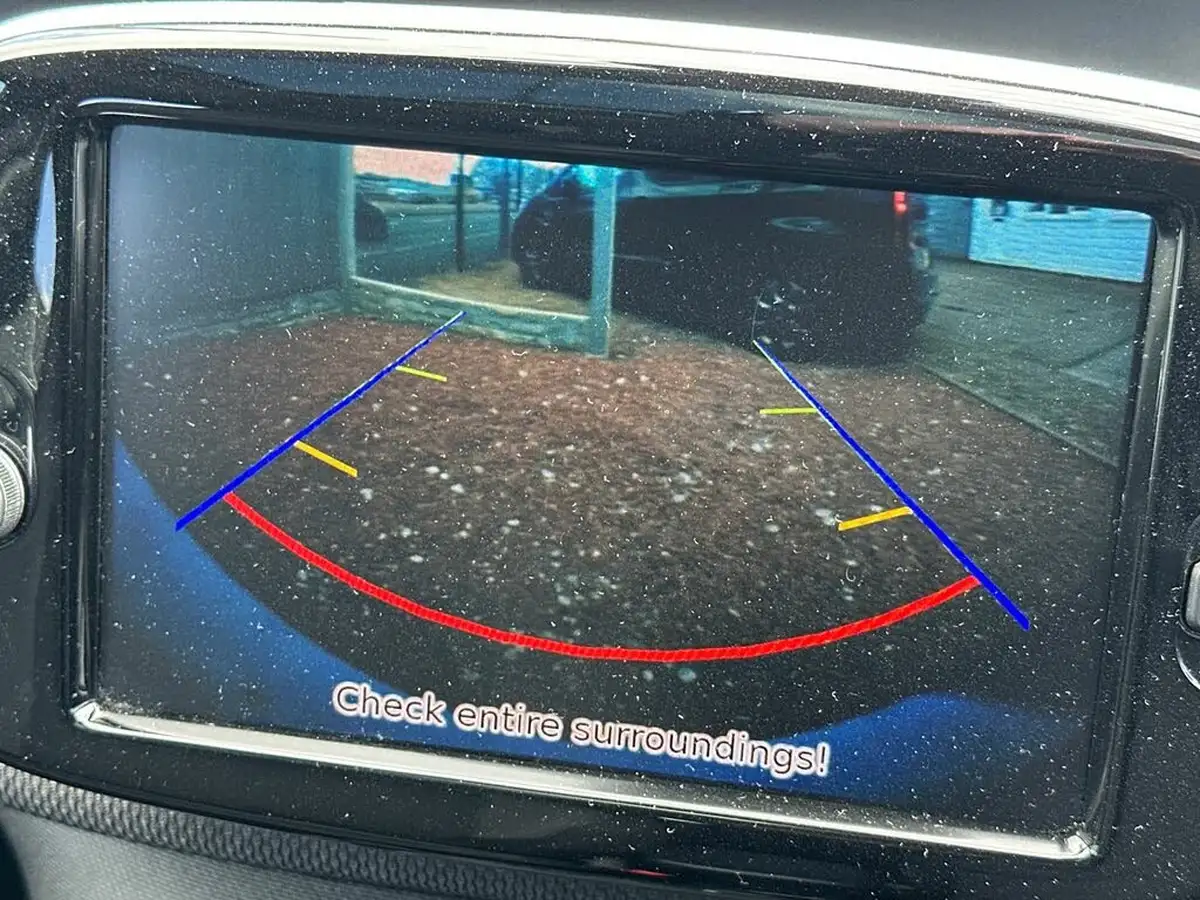 2022-smart-forfour-eq-premium-big-20